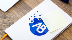Boekje met informatie over email marketing uitbesteden