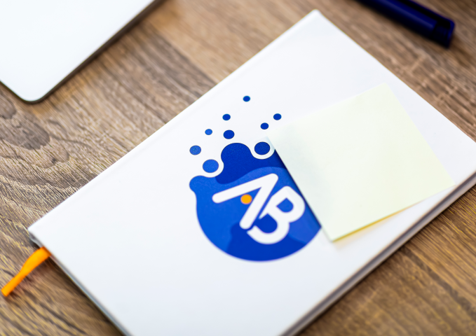 Boekje met informatie over email marketing uitbesteden