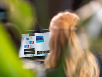 offline marketing op laptop uitwerken